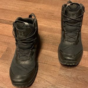 Men”s Micro G Valsetz Mid Boot                         Super comfortable